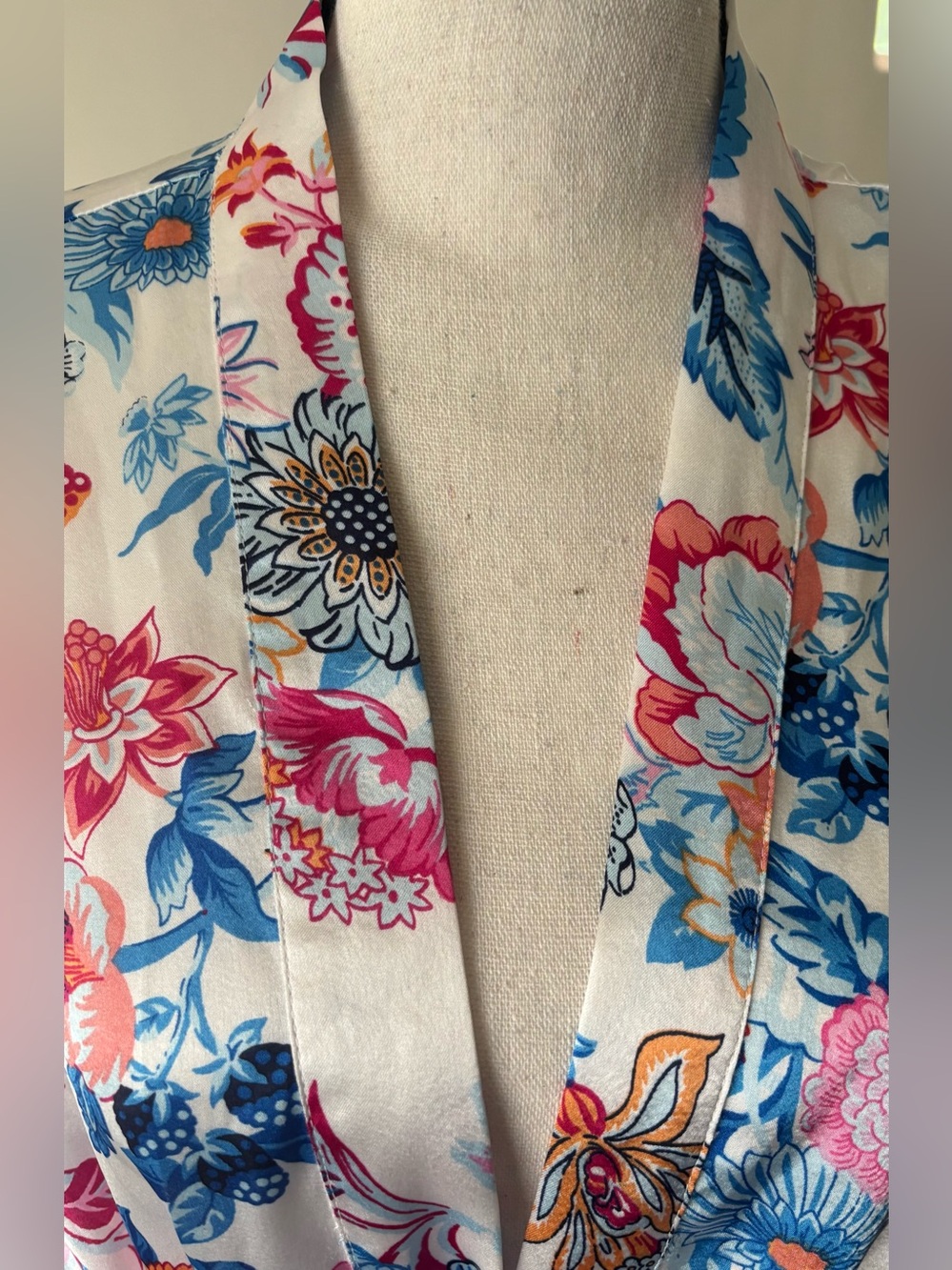 Tolani Collection Satin Floral Robe - Picture 4 of 11